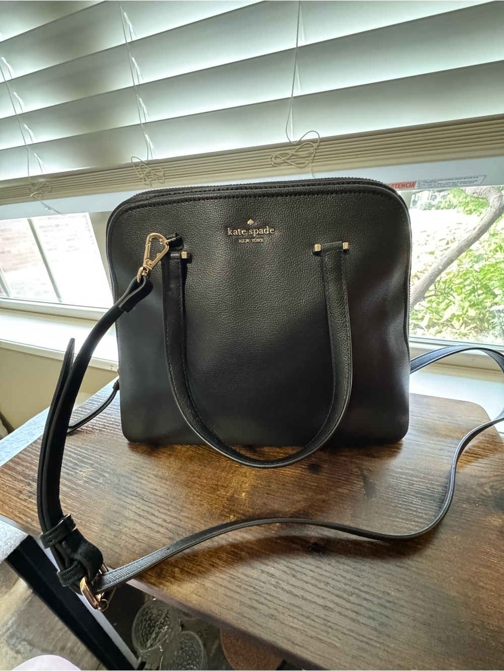 Kate Spade New York
Style: Dome Satchel / Crossbody Bag